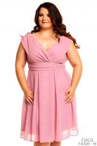 Różowa Wieczorowa Sukienka z Głębokim Dekoltem PLUS SIZE